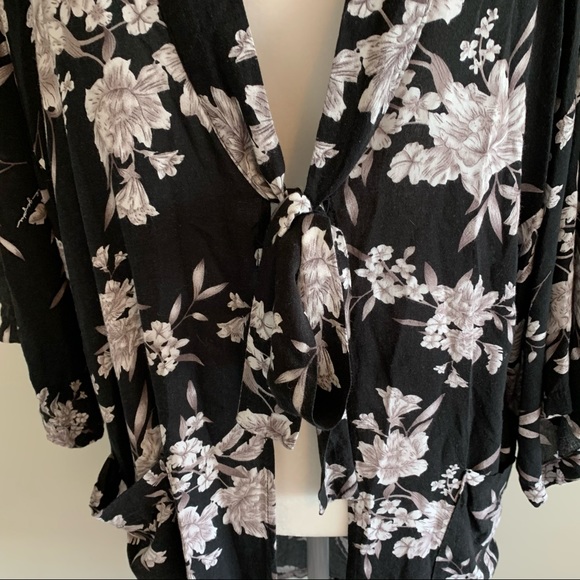 Spiritual Gangster Floral Kimono Wrap - Picture 4 of 7